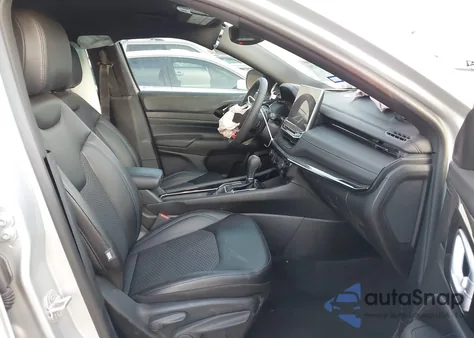 2025 Jeep Compass Latitude 4X4 from USA, damaged, VIN 3C4NJDBNXST561671